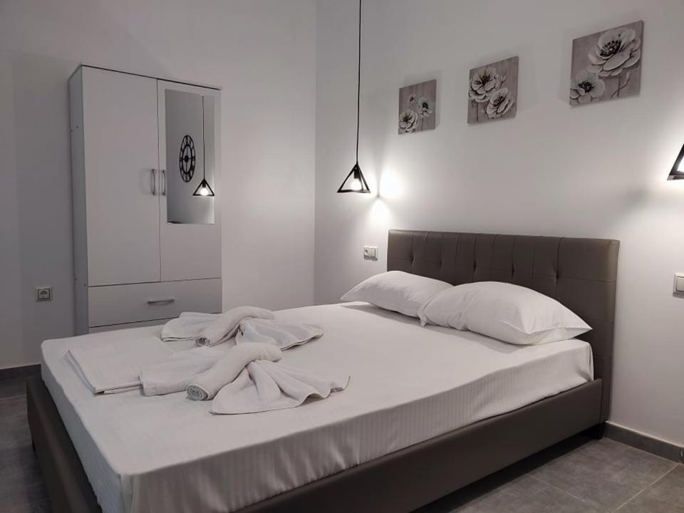 Tom'S Design Apartment Palaiontsiflikion Luaran gambar