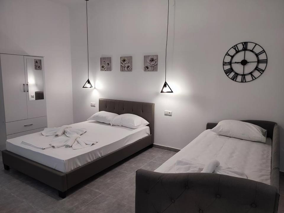 Tom'S Design Apartment Palaiontsiflikion Luaran gambar