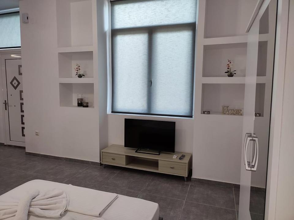 Tom'S Design Apartment Palaiontsiflikion Luaran gambar