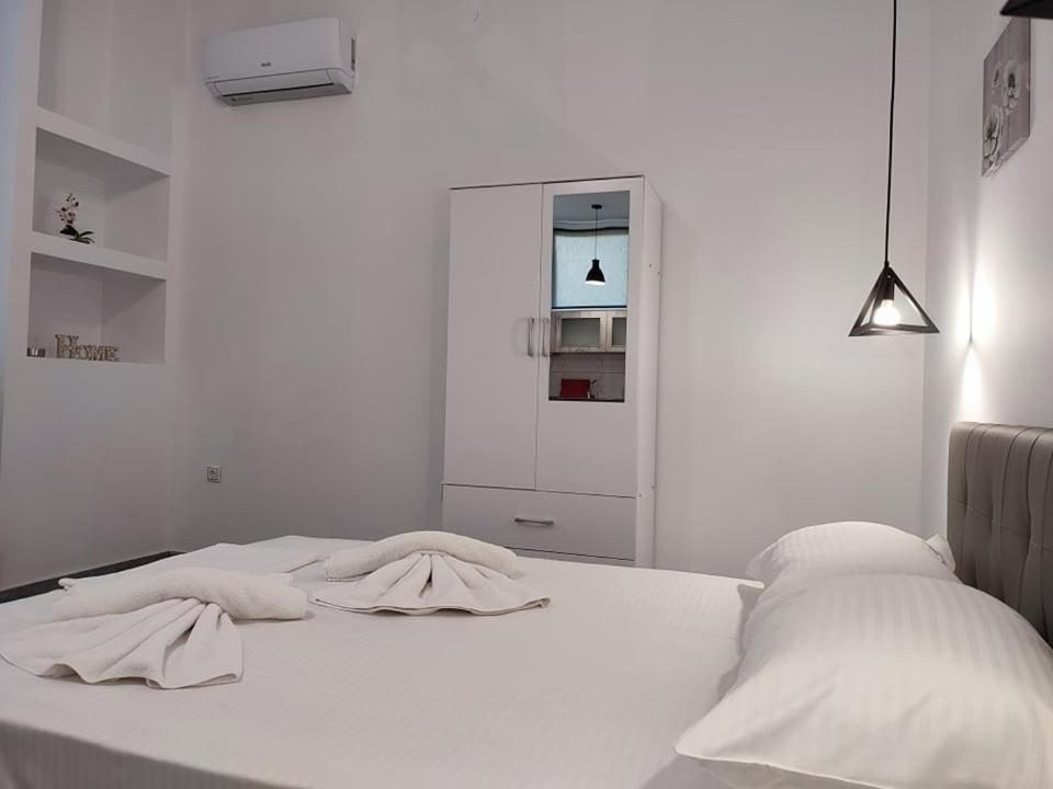 Tom'S Design Apartment Palaiontsiflikion Luaran gambar
