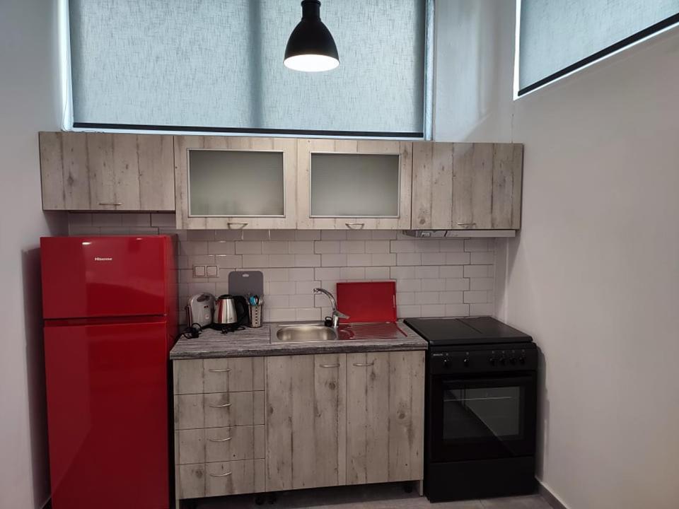 Tom'S Design Apartment Palaiontsiflikion Luaran gambar